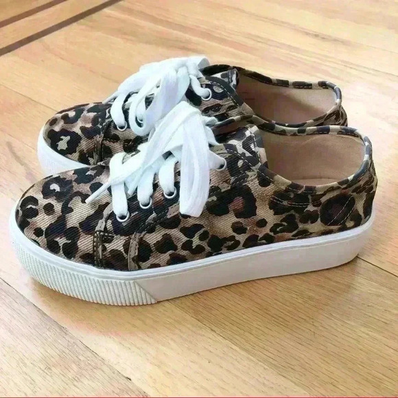 Cheetah Platform Sneakers - Picture 4 of 6